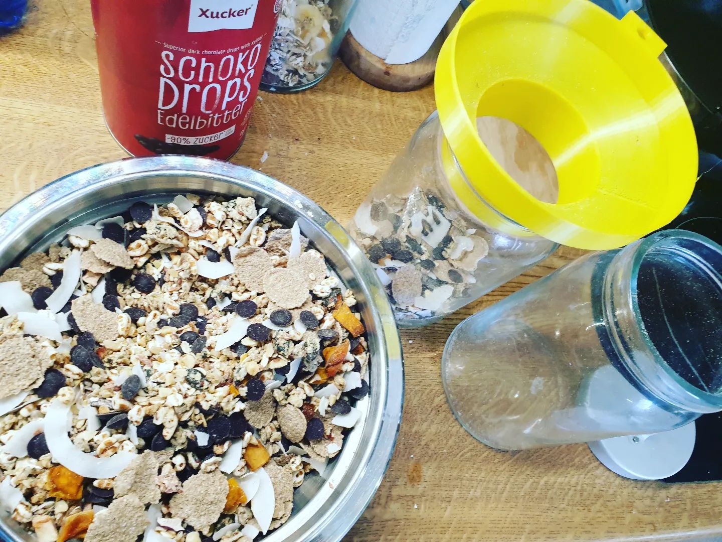 Hobby’s verbunden 😅 #3dprinting und #Müsli mischen. Falls jemand also einen Trichter für sperrige Cornflakes und #Ikea Gläser mit 8cm Durchmesser braucht 🤪