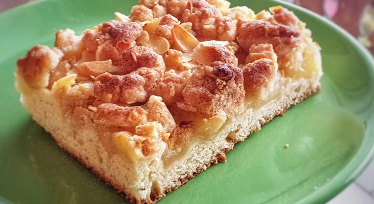 Apfelkuchen mit Mandel-Streuseln #Foodblog #apfelmandelkuchen #apfelkuchen #bakingsunday