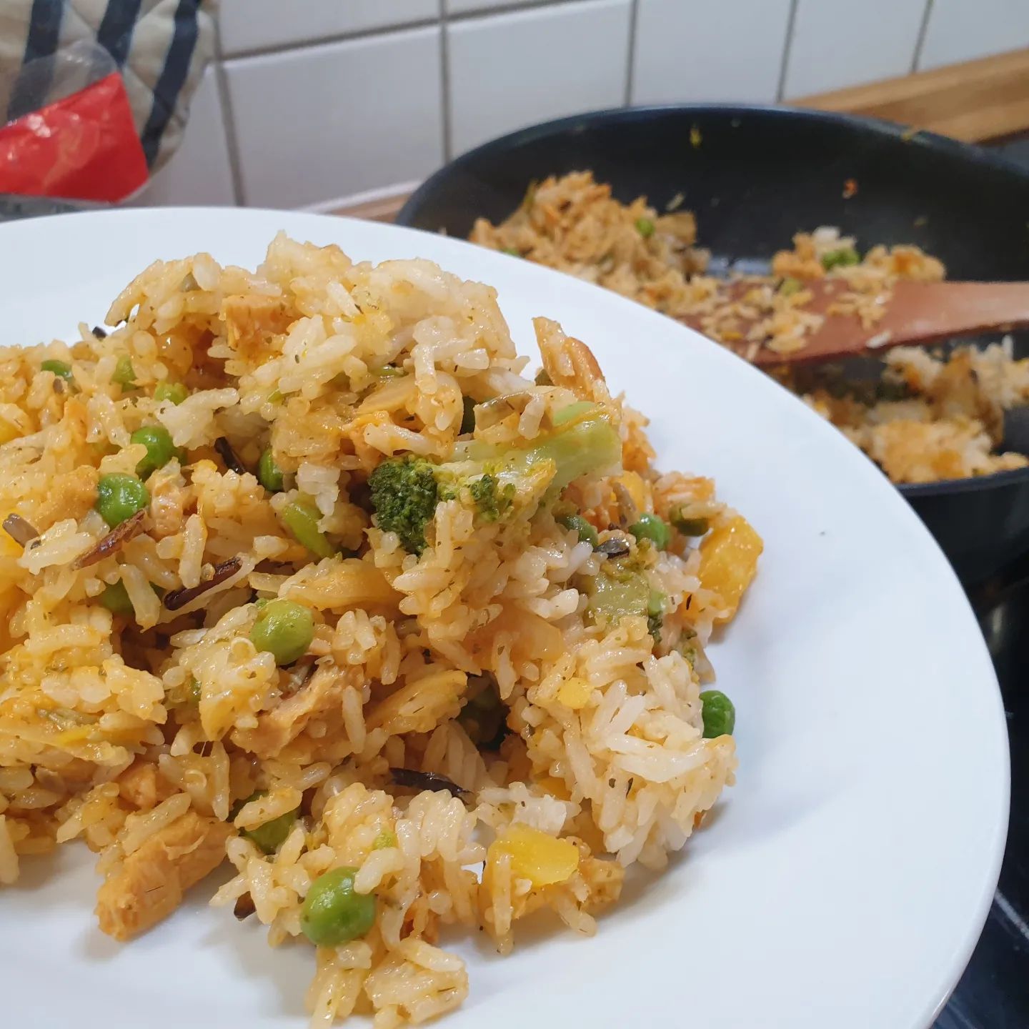 #foodblog #vegan reminder an mich selbst, dass Mal wieder zumachen. Das Qinoa-Kürbis Gericht und Vegane Gyros beides von @lidlde mit Reis und extra TK-Erbsen aufgefüllt, 1 Dose Kokosmilch und Würzen. Dauert 15min und schmeckt sogar den Kids #lecker.
