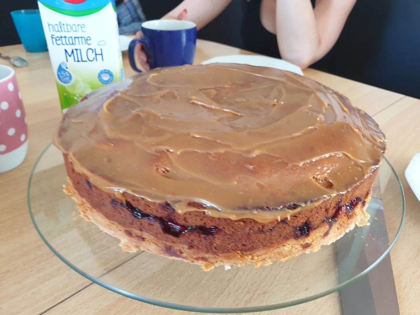 Saftiger Kirschkuchen mit Malz Karamell